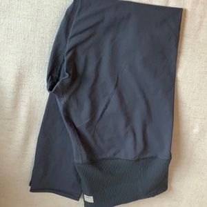 Vuori studio leggings size medium